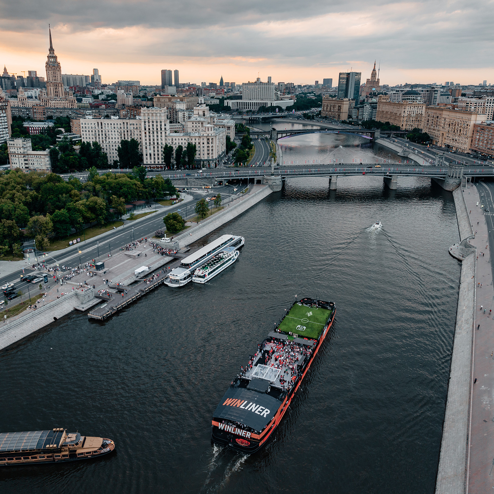 На победной волне: как «Спартак» отпраздновал свой вековой юбилей на  Winliner | Forbes.ru