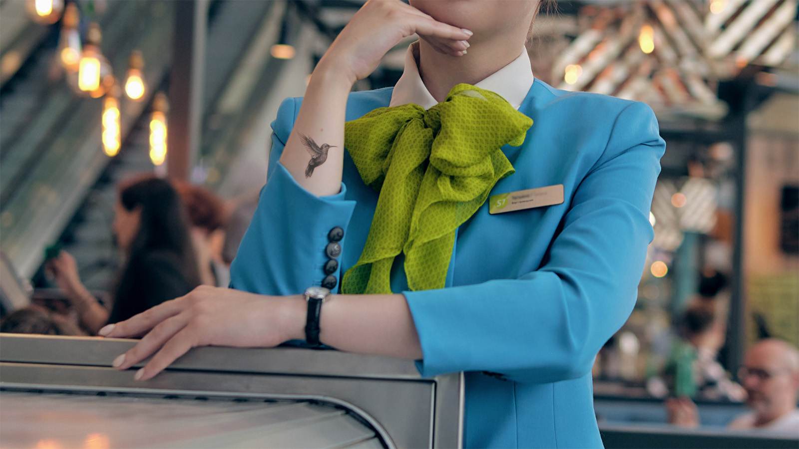 S7 Airlines разрешила членам экипажа иметь татуировки и красить волосы в яркие цвета | Forbes Life