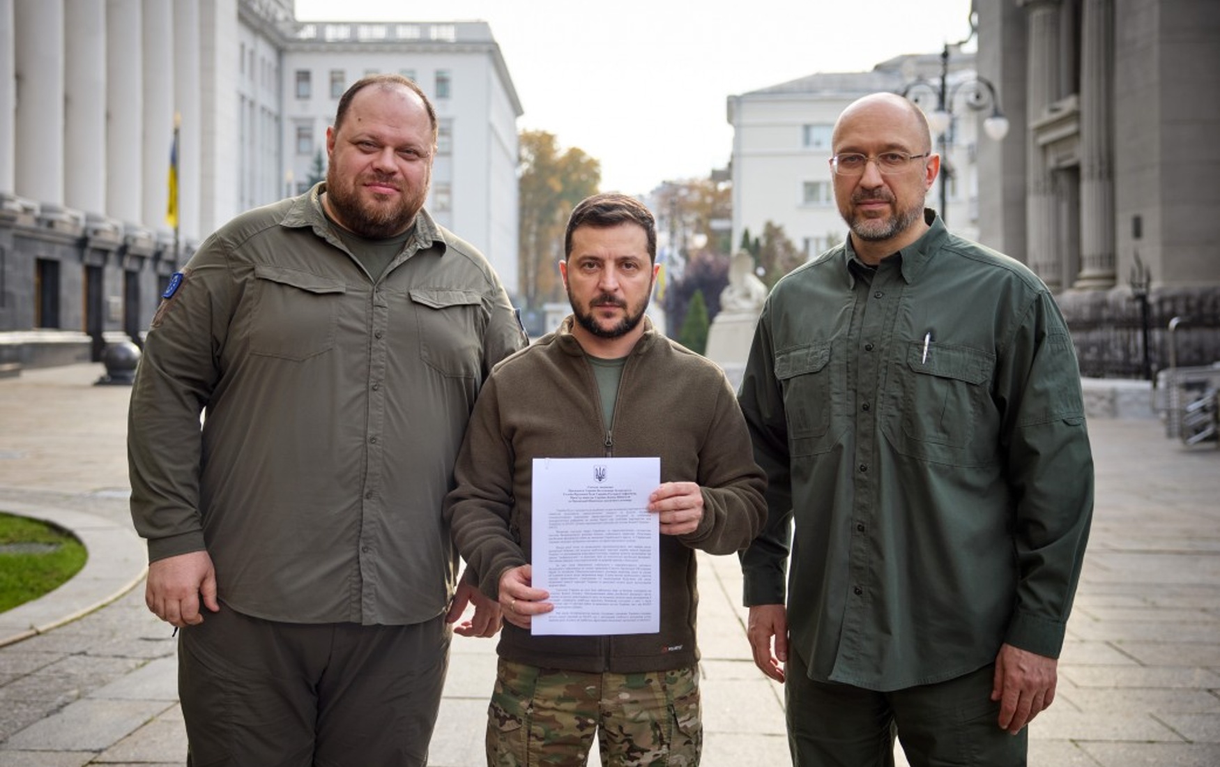 Зеленский заявил о подаче заявления на ускоренное вступление Украины в НАТО  | Forbes.ru