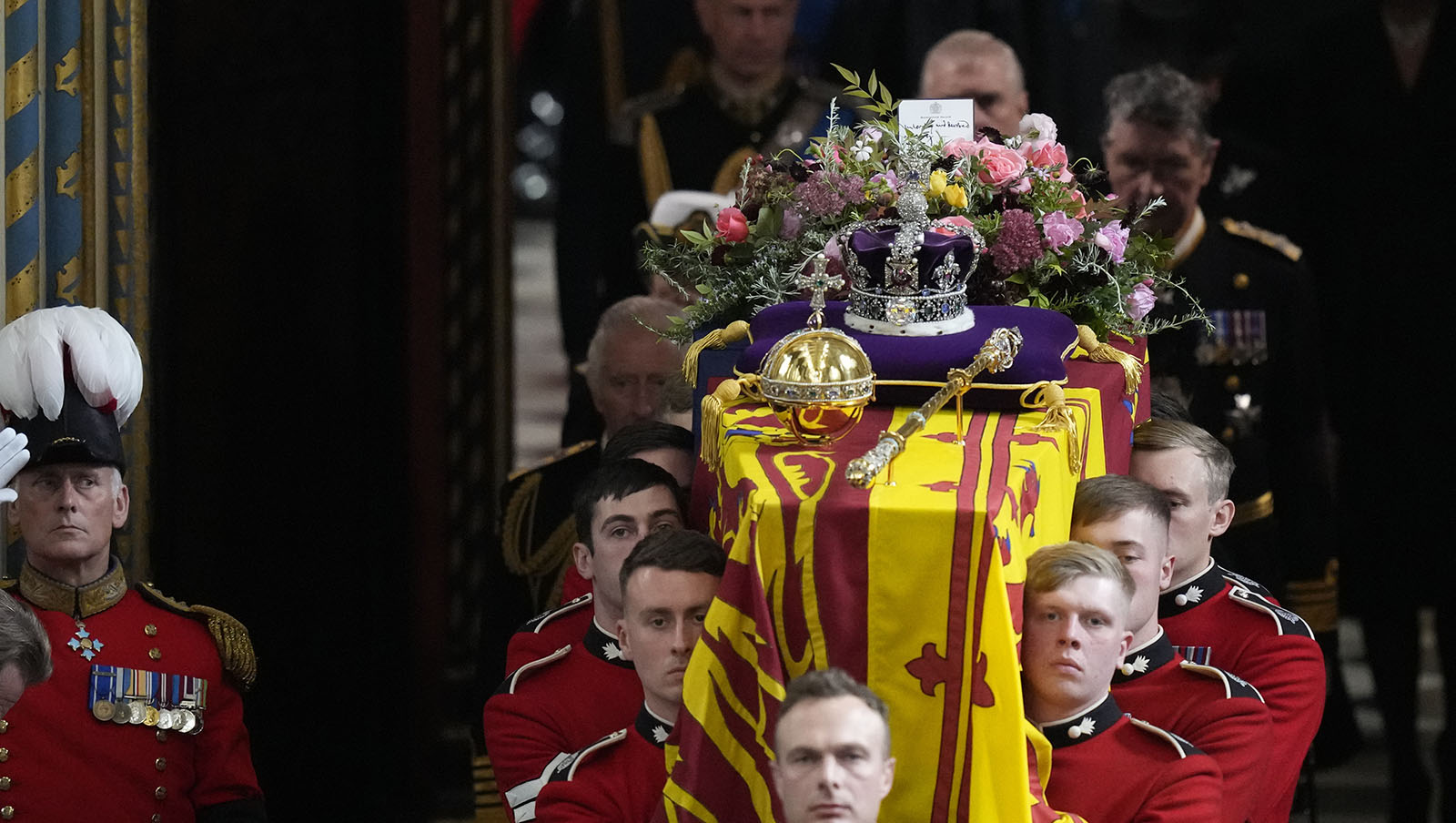 Кто умер в британии. Могила королевы Елизаветы 2. Похороны Елизаветы 2 королевы Англии. Похороны Елизаветы II 2022.