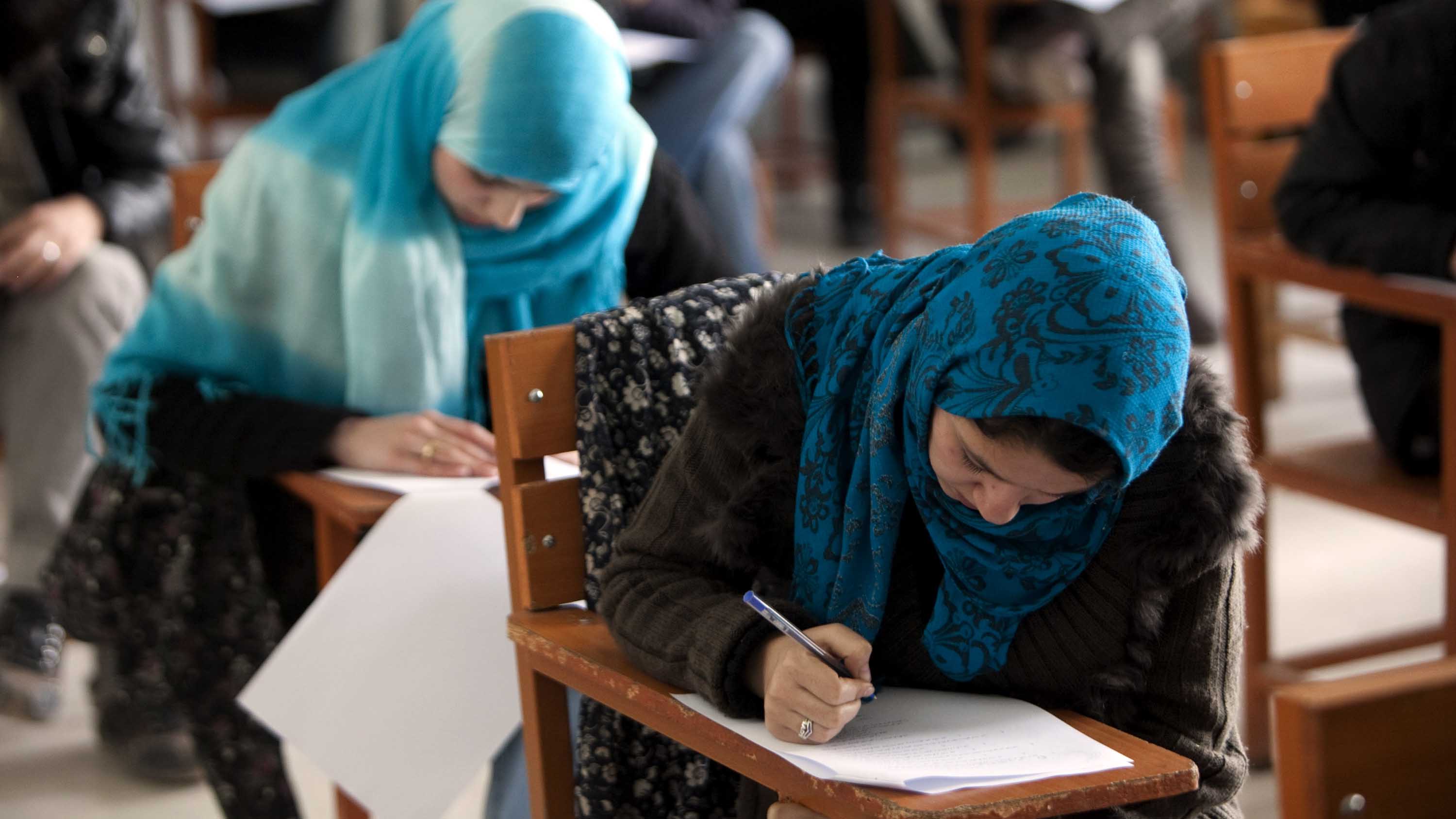Талибы назвали причины запрета на обучение женщин в университетах Афганистана