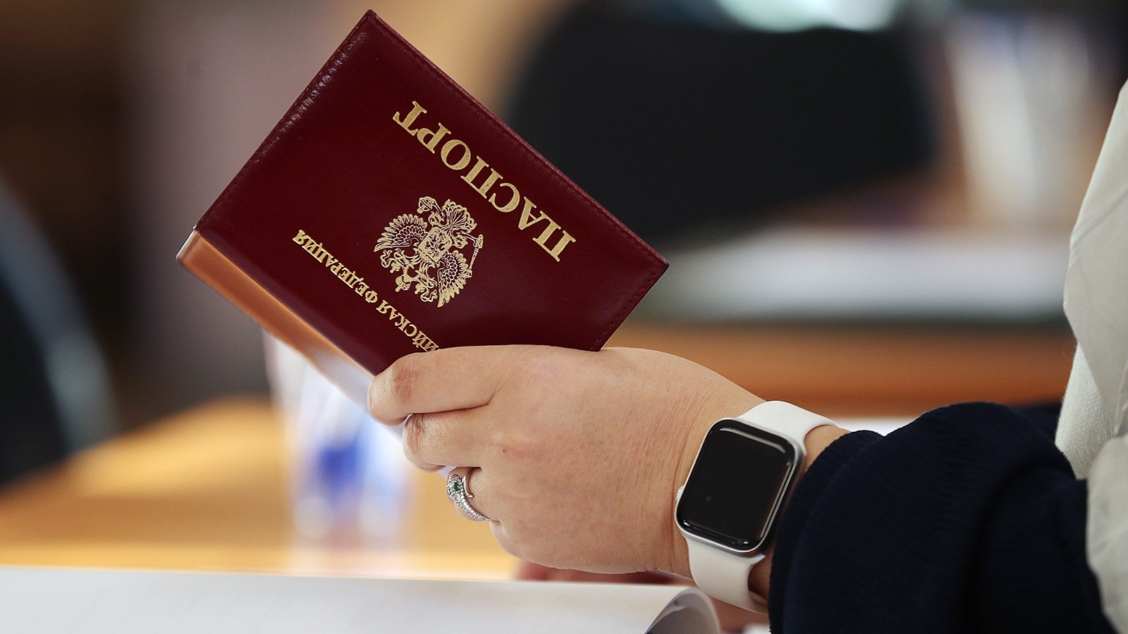 Насколько сложно отказаться сейчас от российского гражданства и можно ли его вернуть