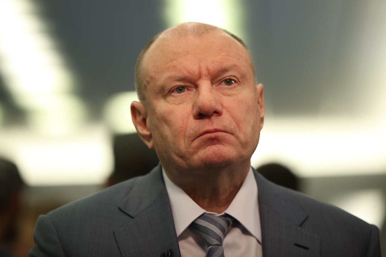 Неделя миллиардера: нейросеть Потанина, отставка Варданяна, дело чести Галицкого