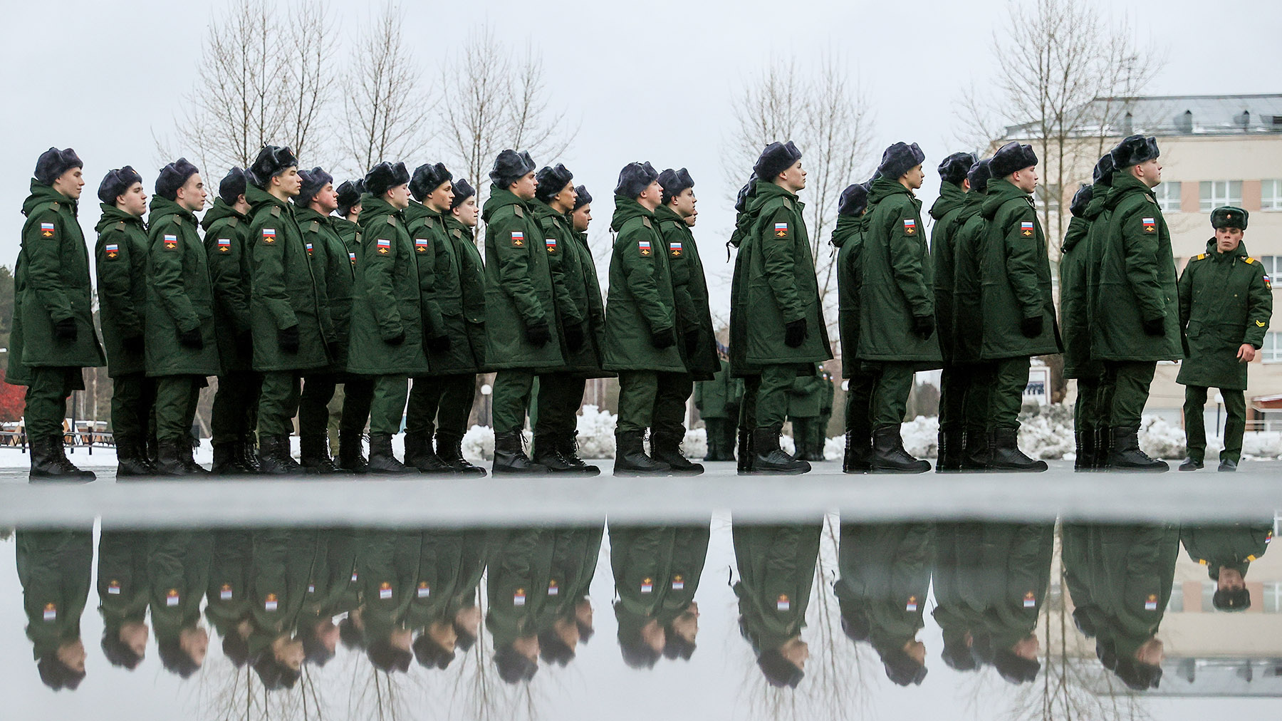 Взятие барьера: как Дума планирует поменять призывной возраст