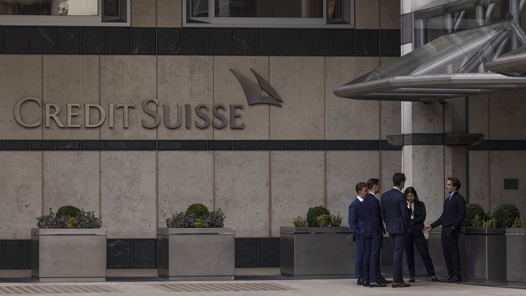 Глава Saudi National Bank подал в отставку после обвала акций Credit Suisse
