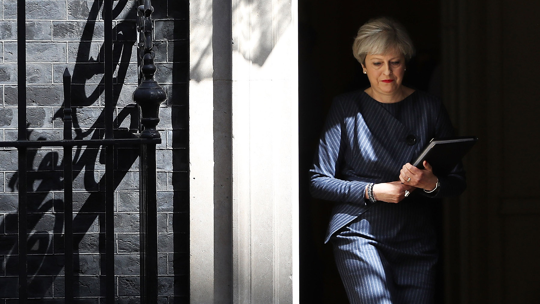 Бывший премьер Великобритании Тереза Мэй выпустит книгу о злоупотреблениях властью