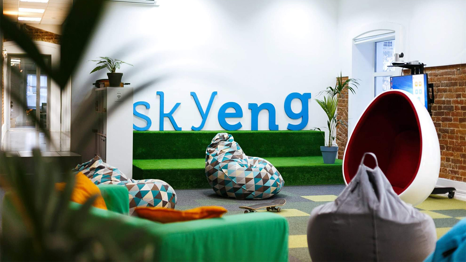 Skyeng запускает виртуального собеседника на базе чат-бота GPT4
