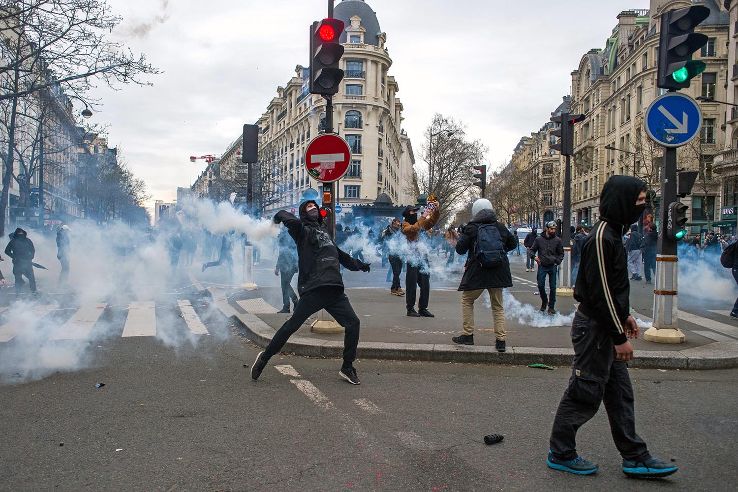 Как во Франции проходят митинги против пенсионной реформы | Forbes.ru