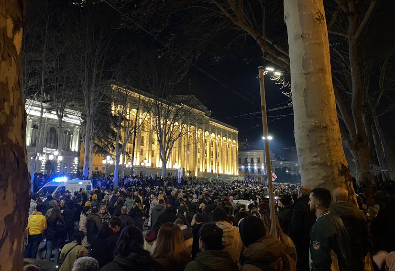 В Тбилиси тысячи человек вышли на протесты против законопроекта об иноагентах