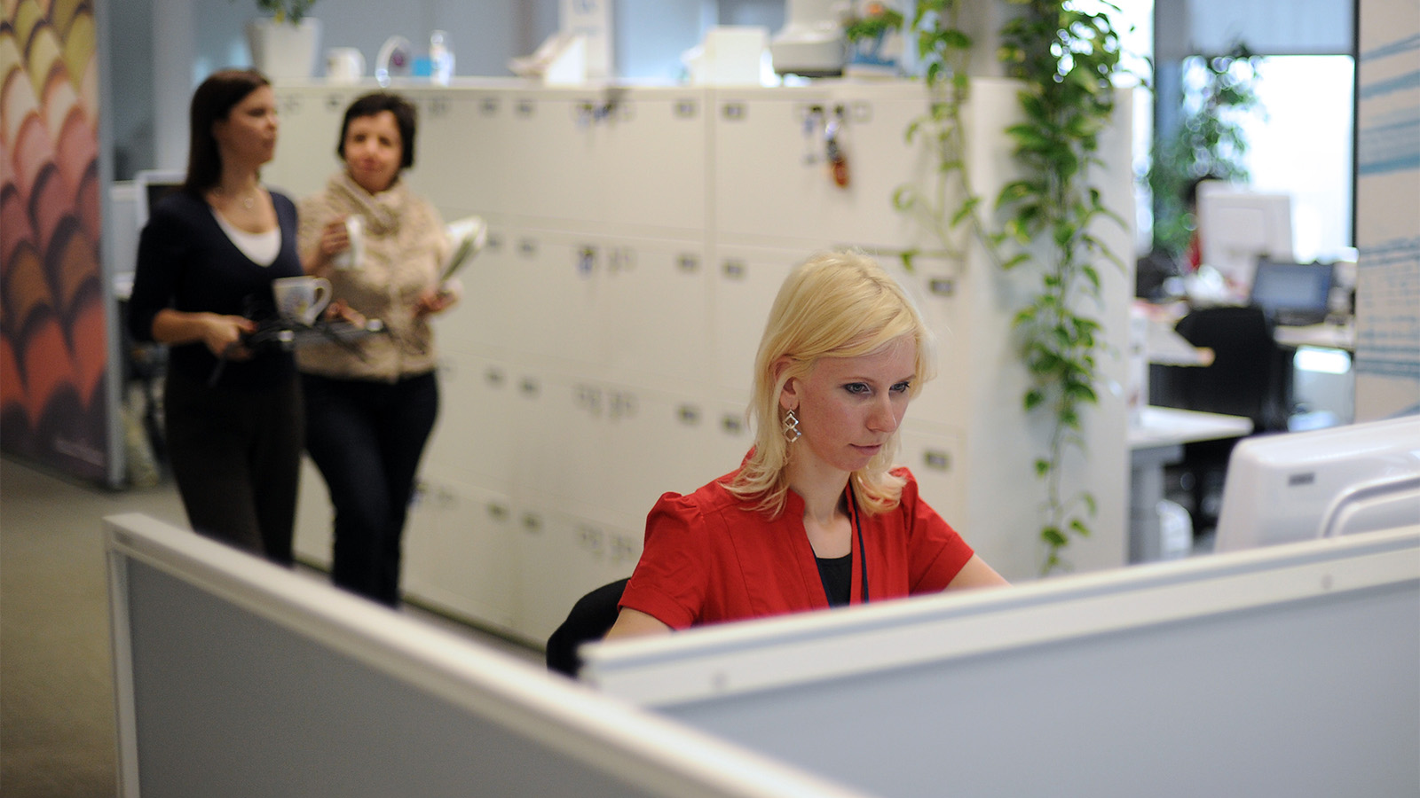 Женщины составляют почти половину всех работающих людей в России