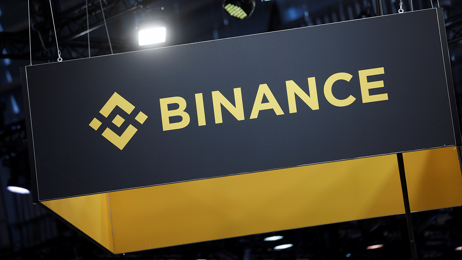 Два врага»: чем претензии США против Binance могут обернуться для россиян |  Forbes.ru