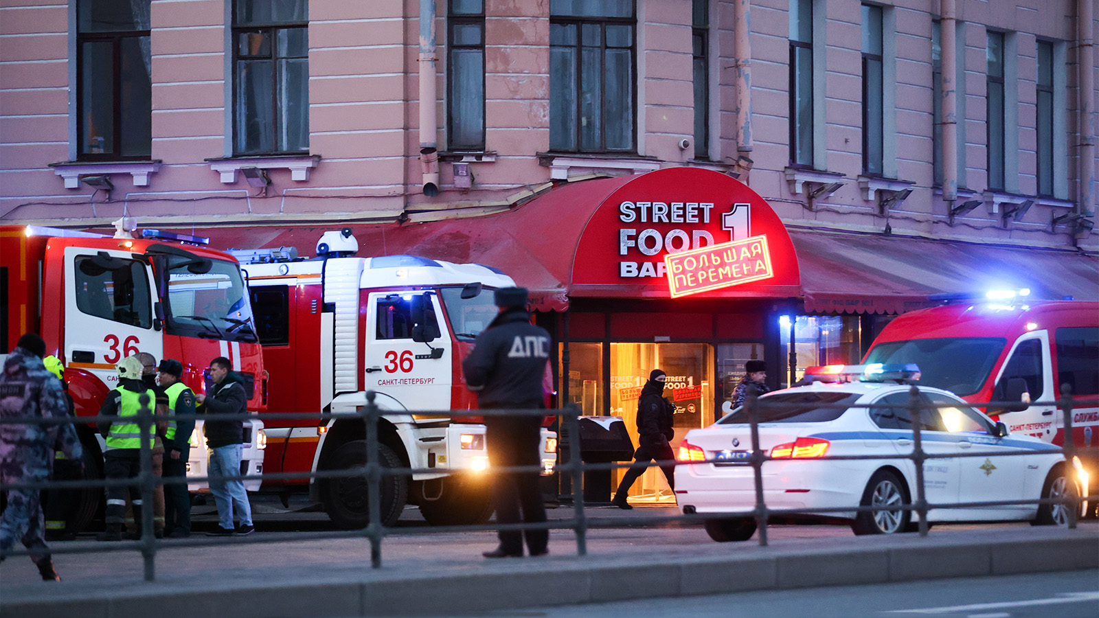 СК объявил в розыск еще одного фигуранта по делу о взрыве в кафе Петербурга