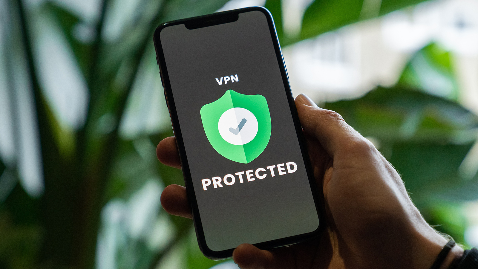 VPN-сервисы заняли половину топа наиболее скачиваемых на iOS приложений |  Forbes.ru