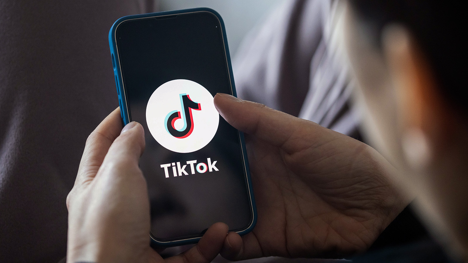 Своим чередом: почему TikTok сохраняет свою популярность в России без  нового контента | Forbes.ru