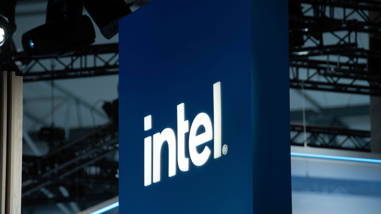 Intel на пороге больших изменений: каким будет переход на новую  бизнес-модель | Forbes.ru