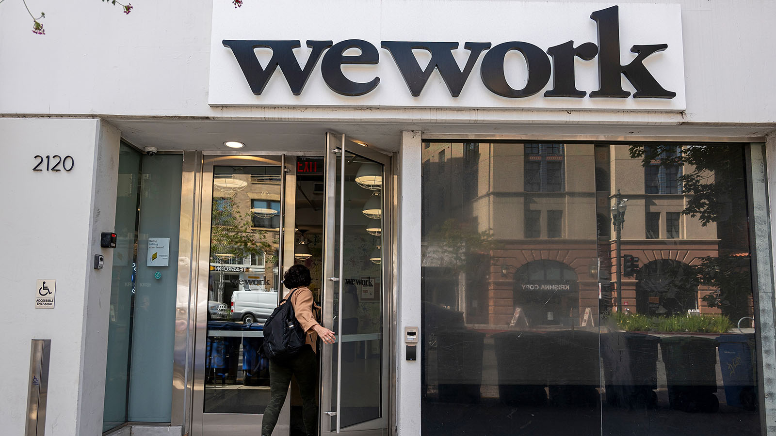 Сеть коворкингов WeWork подала заявление о банкротстве | Forbes.ru