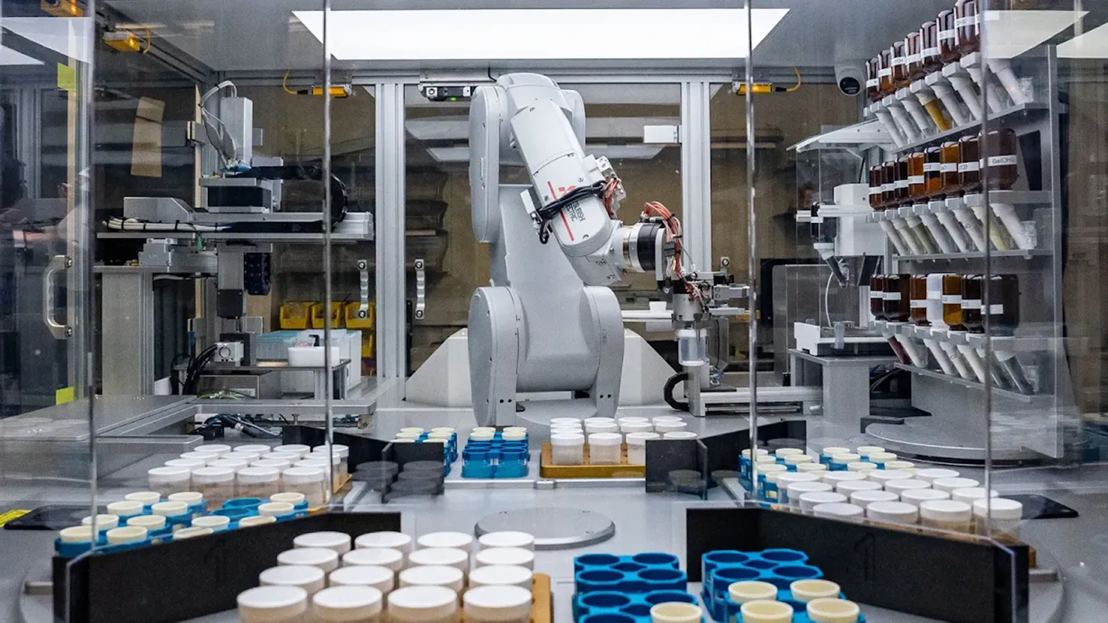 Миллионы новых материалов: как роботы опередили ученых на сотни лет