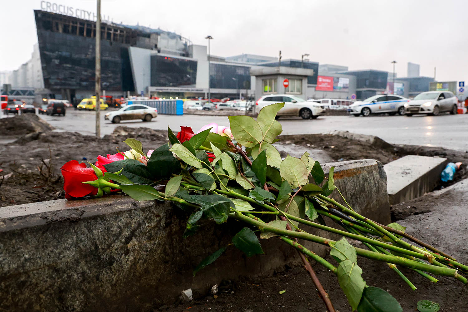 Crocus City Hall на утро после теракта. Фото | Forbes.ru