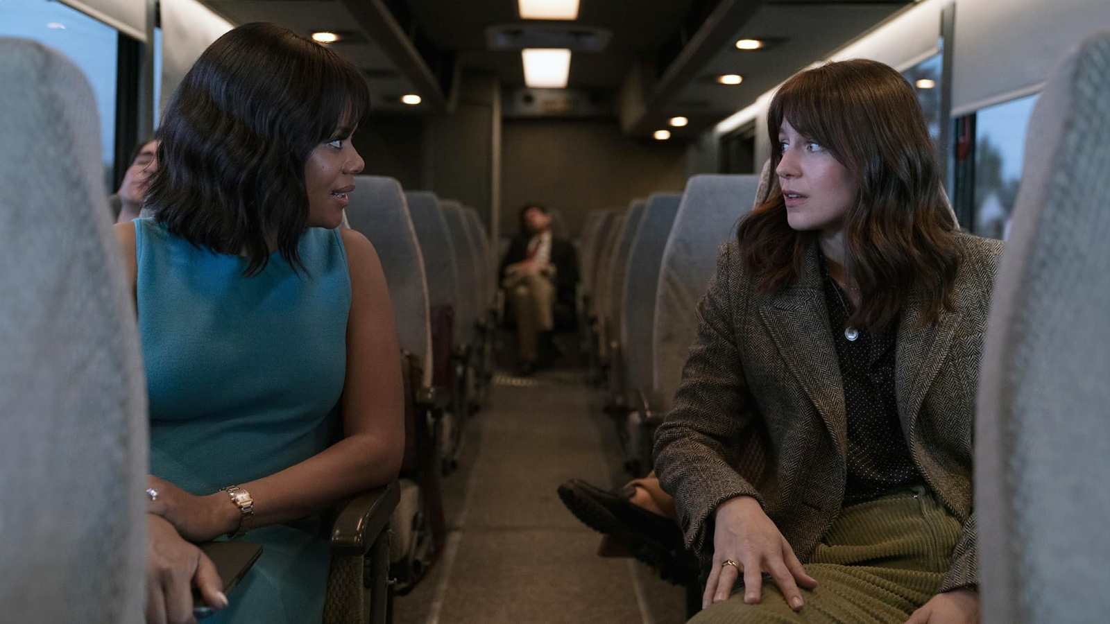 Любовь, дружба и скандалы: стоит ли смотреть сериал «Девушки в автобусе»