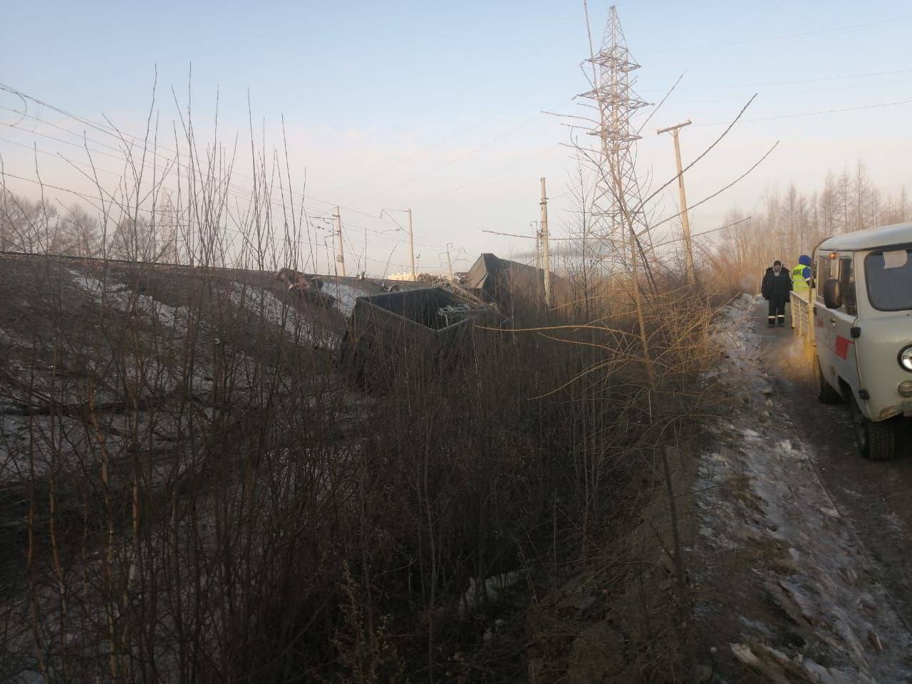 В Амурской области с железнодорожных путей сошли два десятка грузовых  вагонов | Forbes.ru