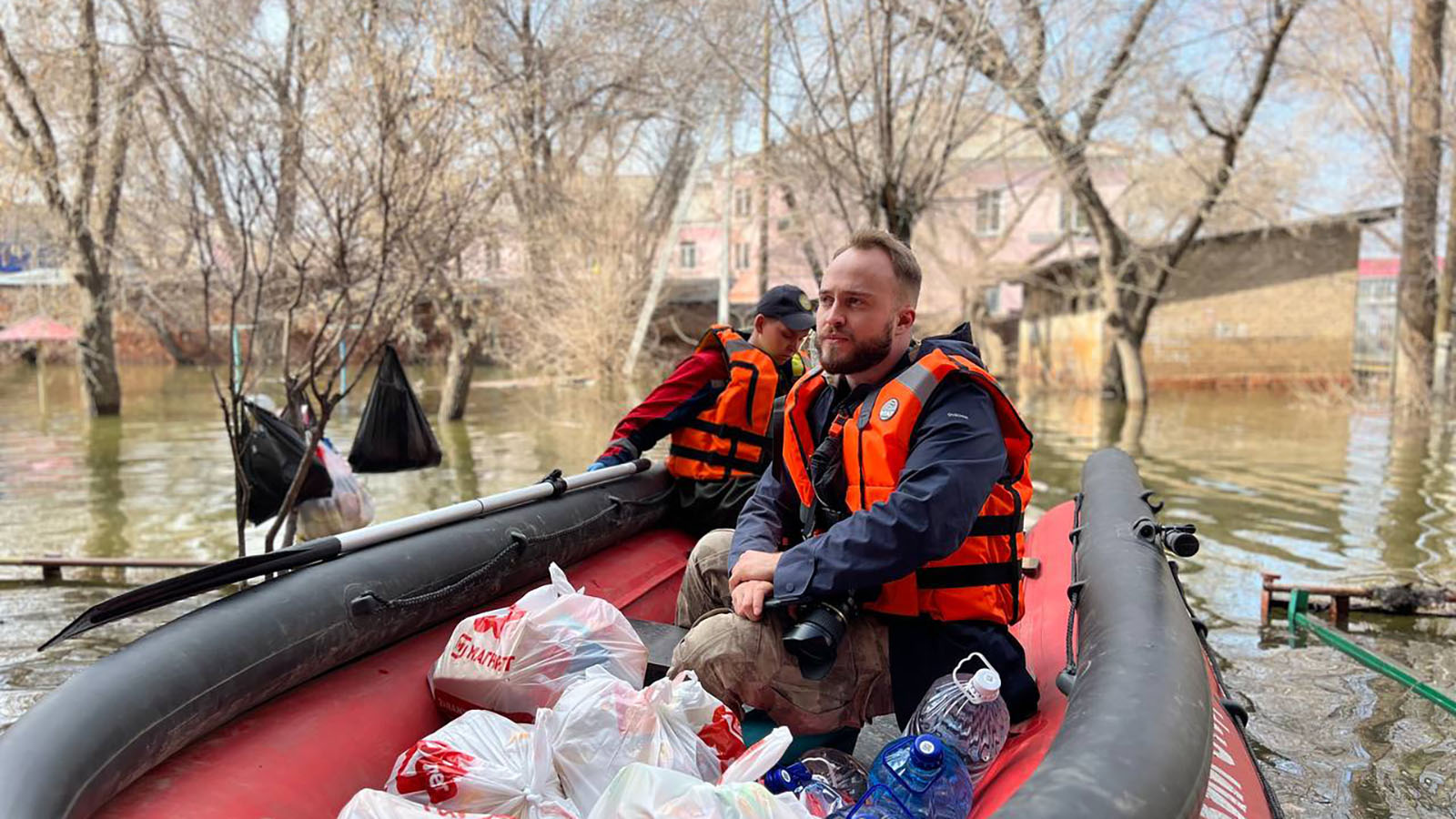 Помощь пострадавшим от паводков и акция «Космолапки»: социальные проекты недели