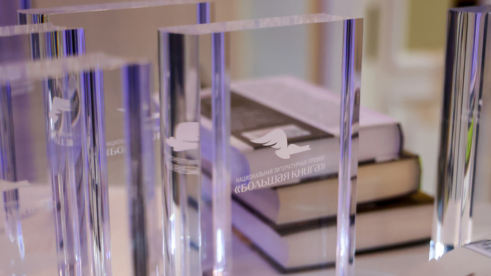 Романы Пелевина и Драгунского вошли в лонг-лист номинантов на премию Большая книга