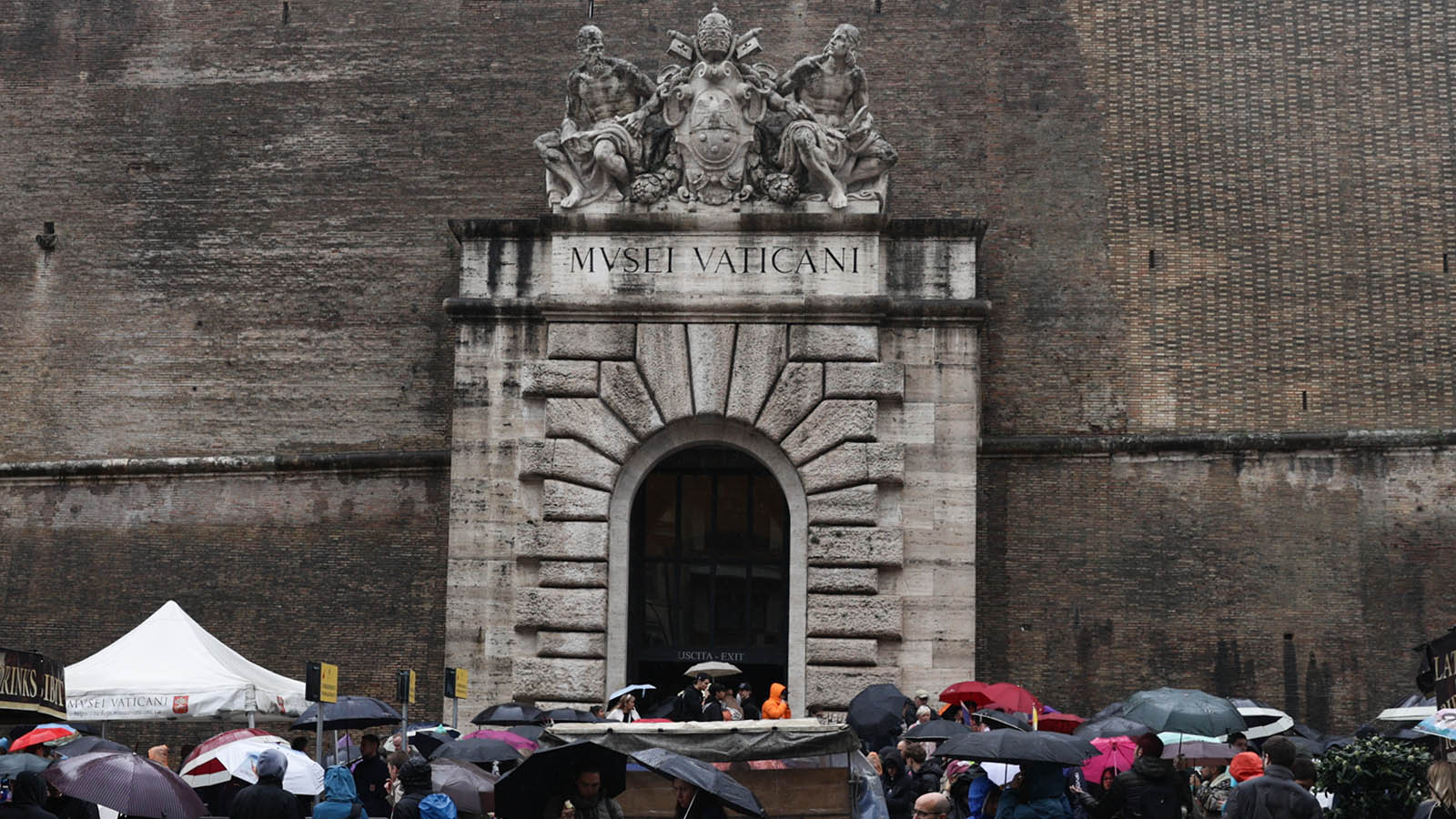 Сотрудники музеев Ватикана подали первую в истории государства коллективную жалобу