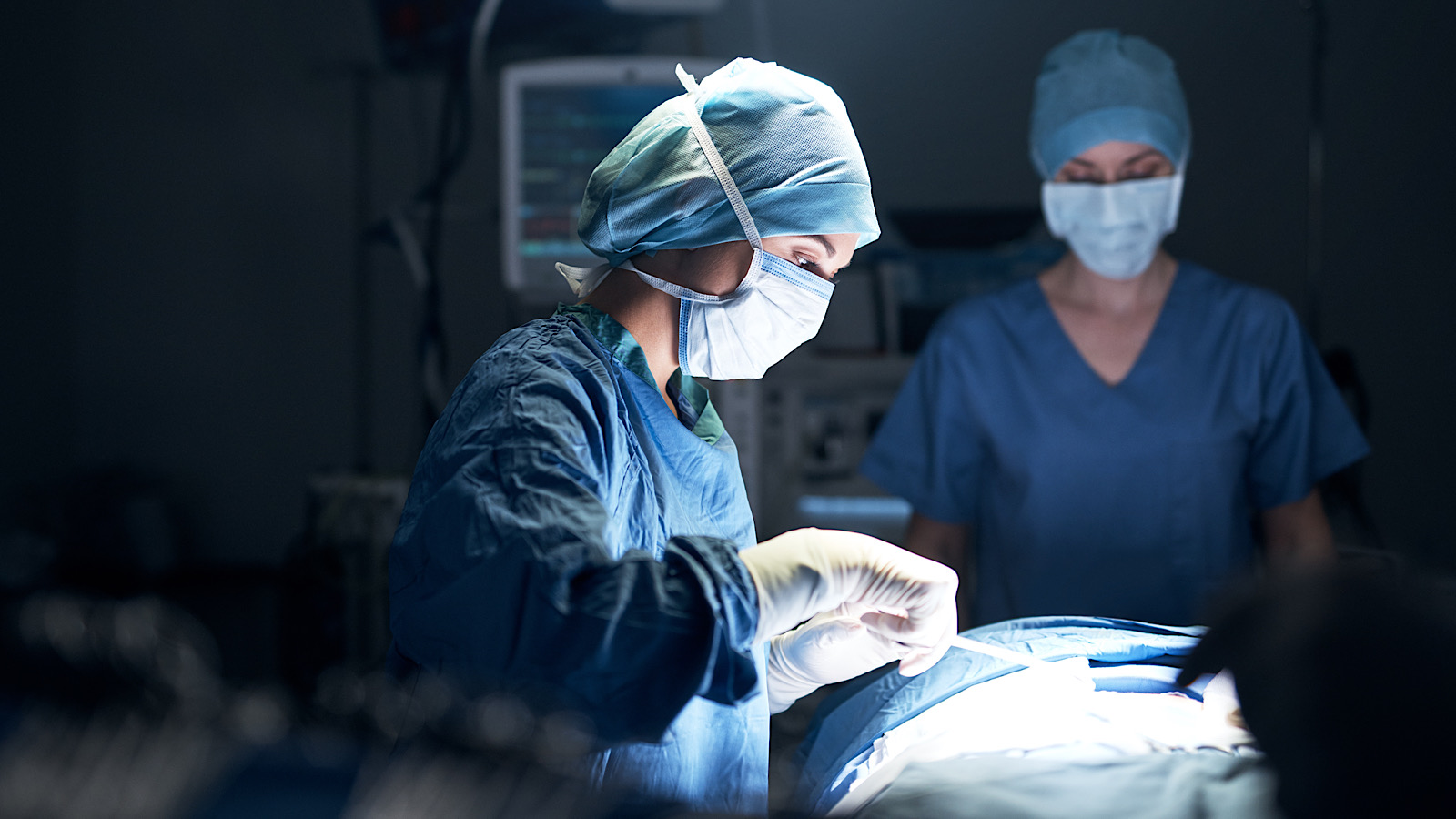Число женщин-врачей в хирургических командах влияет на результаты лечения пациентов