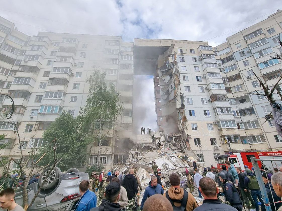 Последствия обрушения подъезда жилого дома в Белгороде