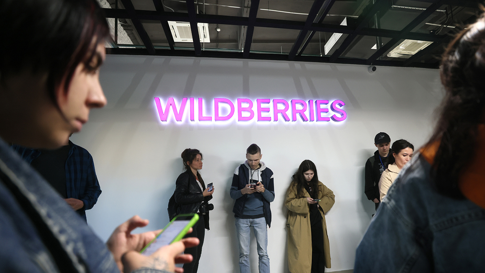 Wildberries пообещала систему премий для работающих без нарушений ПВЗ |  Forbes.ru