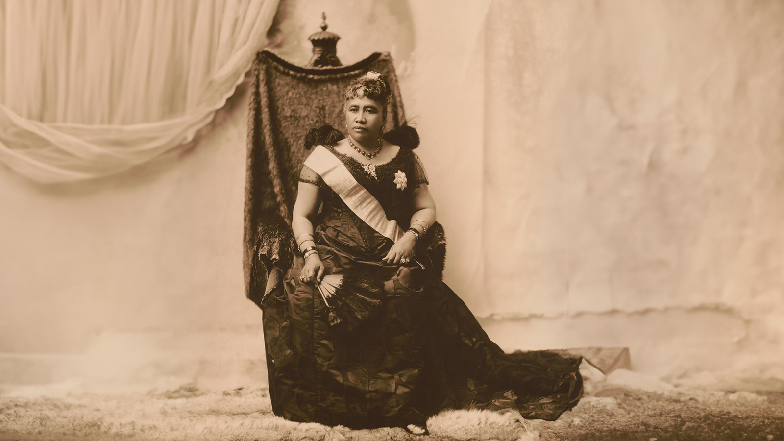 Как поэтесса защищала права женщин и стала королевой Гавайев, но потеряла трон