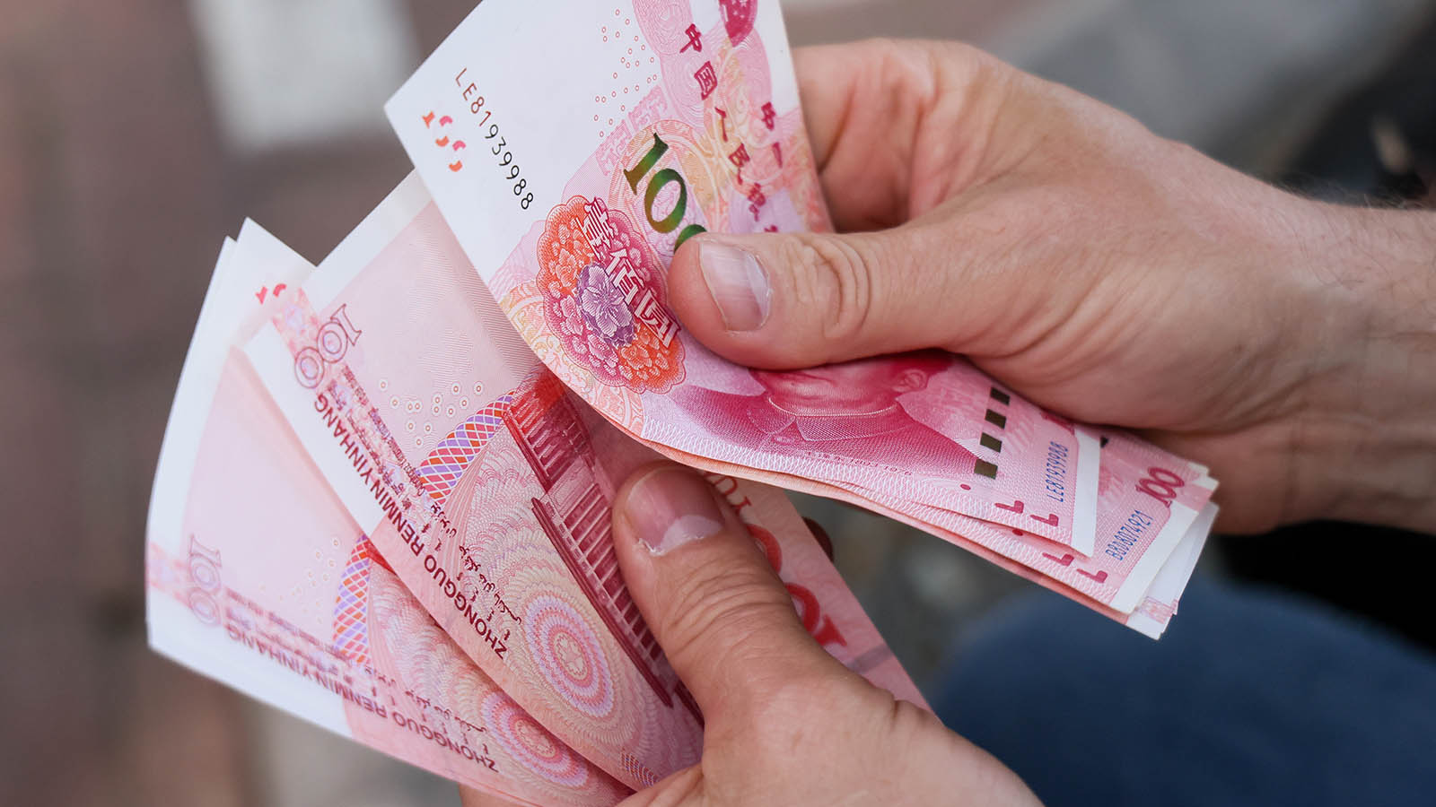 Ставки по вкладам в юанях в крупных банках превысили 6%