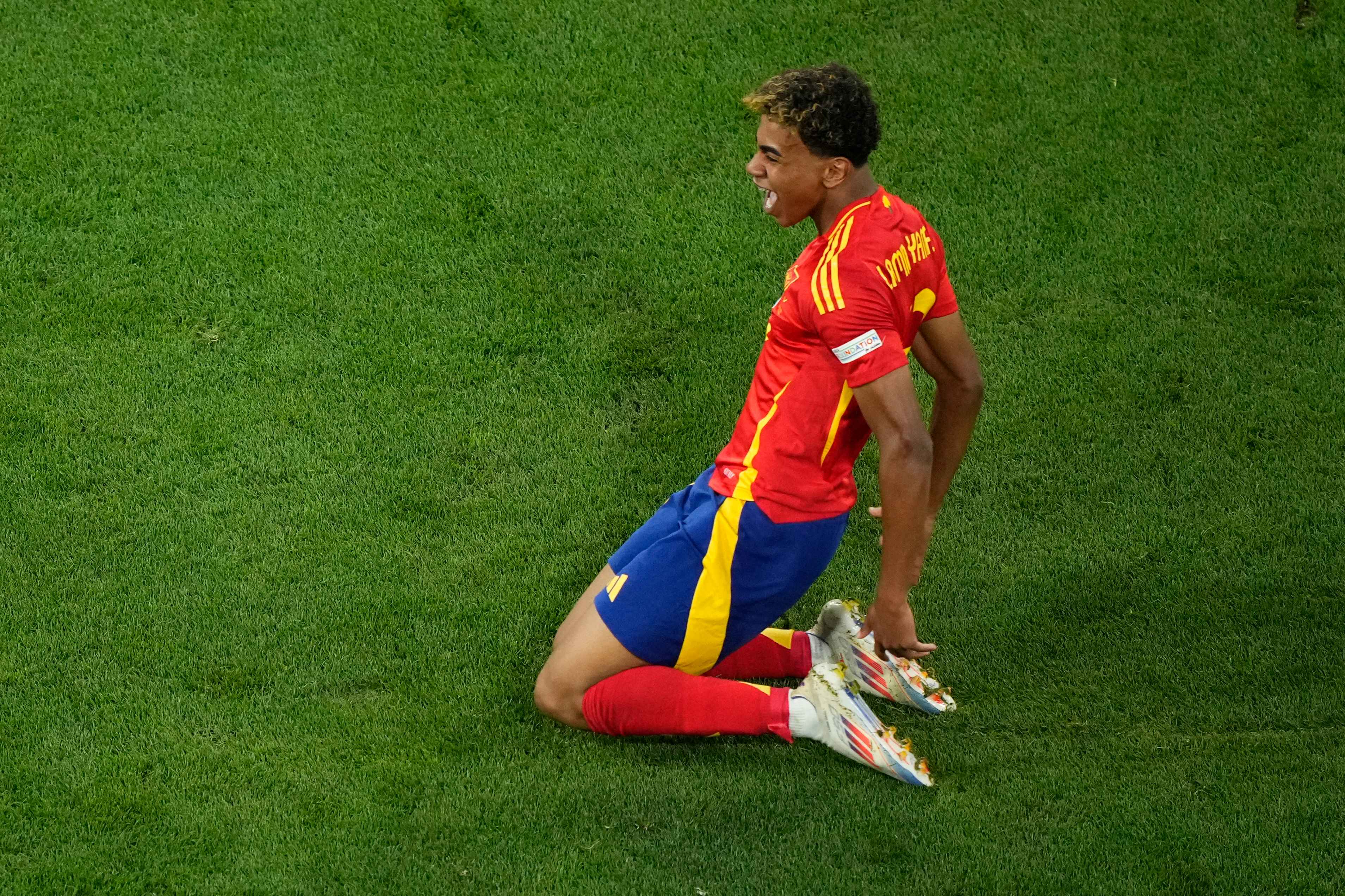 Ямаль побил рекорд Пеле, сборная Испании вышла в финал: итоги дня на Евро