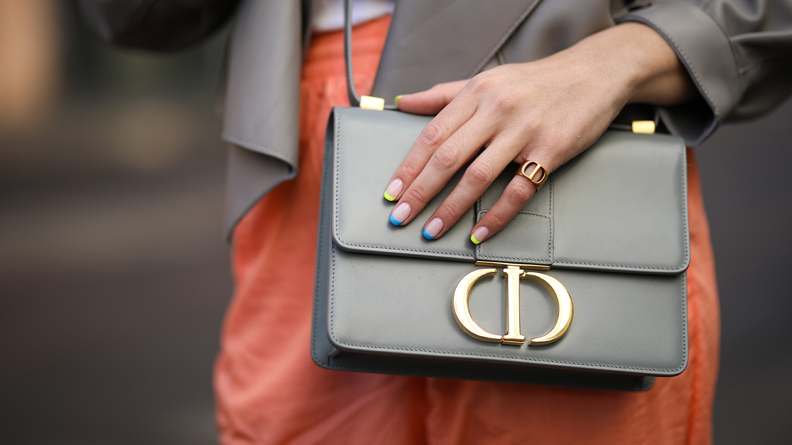 Устойчивые новости: как крупнейшие бренды нарушают права рабочих ради сумок за 53