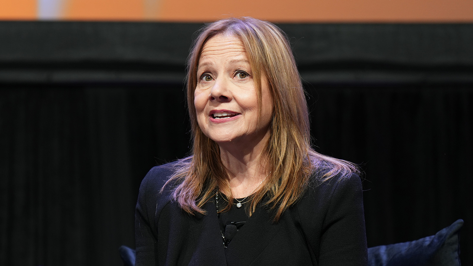 Секс машинасы бар аққұба