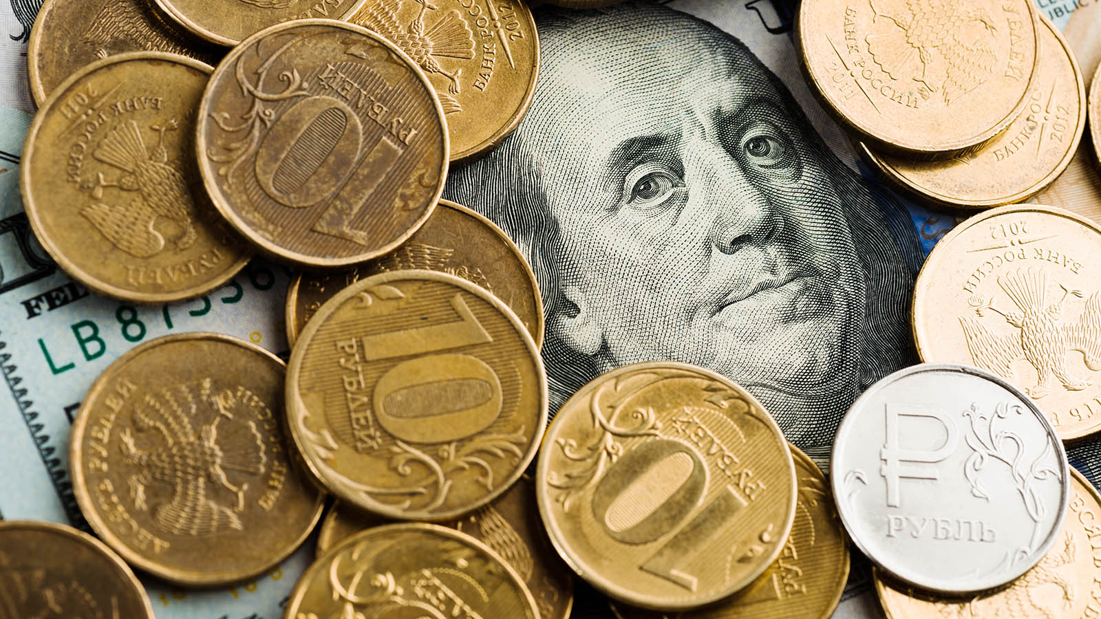 Сезон для рубля: почему укрепляется национальная валюта и надолго ли это