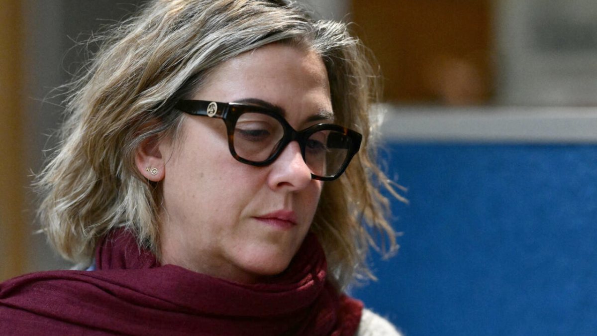 Дочь Доминика Пелико подала иск о сексуализированном насилии против отца