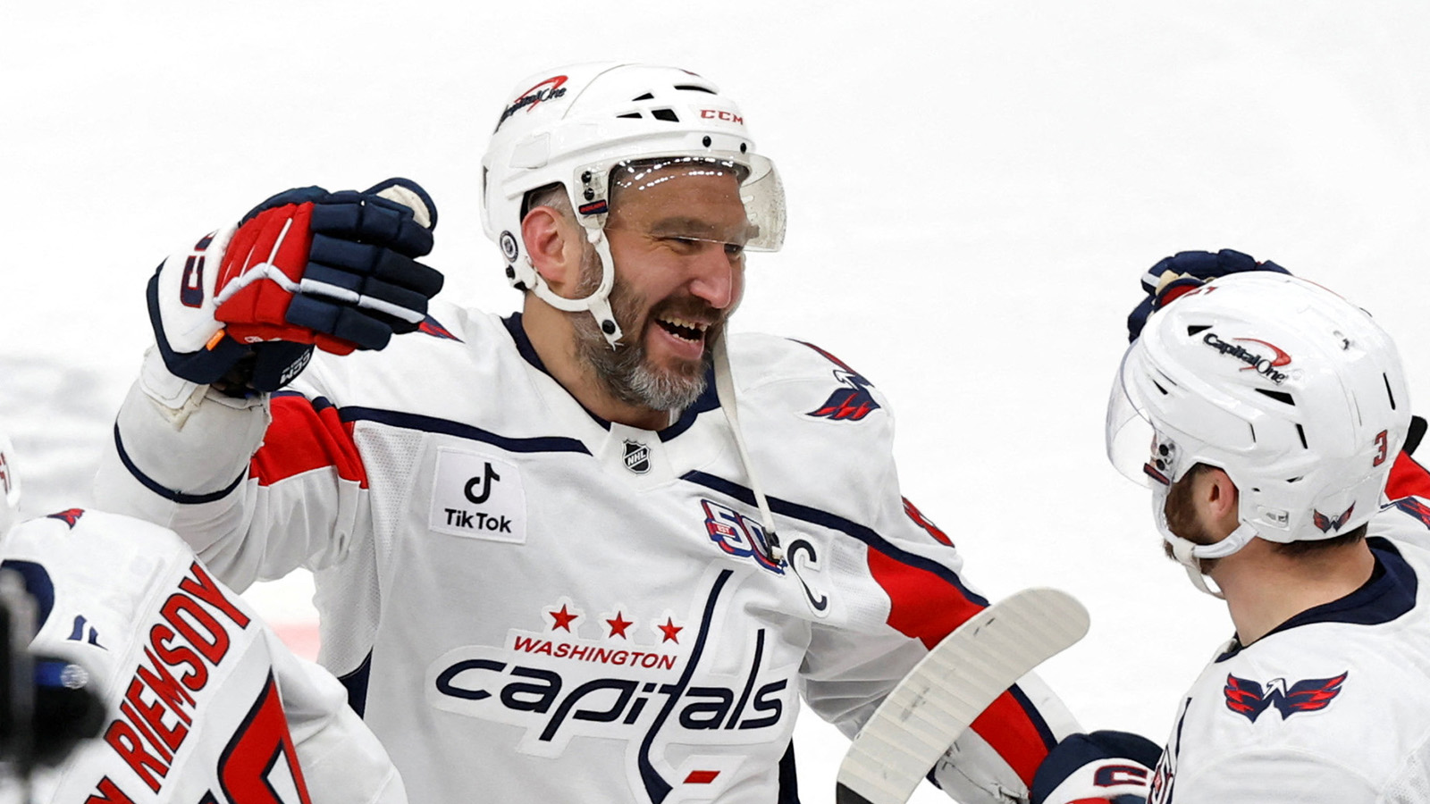 Овечкин побил рейтинговые рекорды лиги, но все равно уступил баскетболу и NASCAR