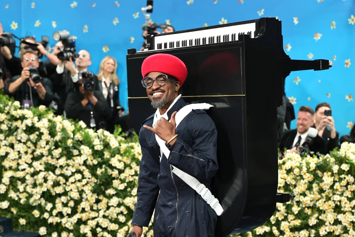 André 3000 в Burberry