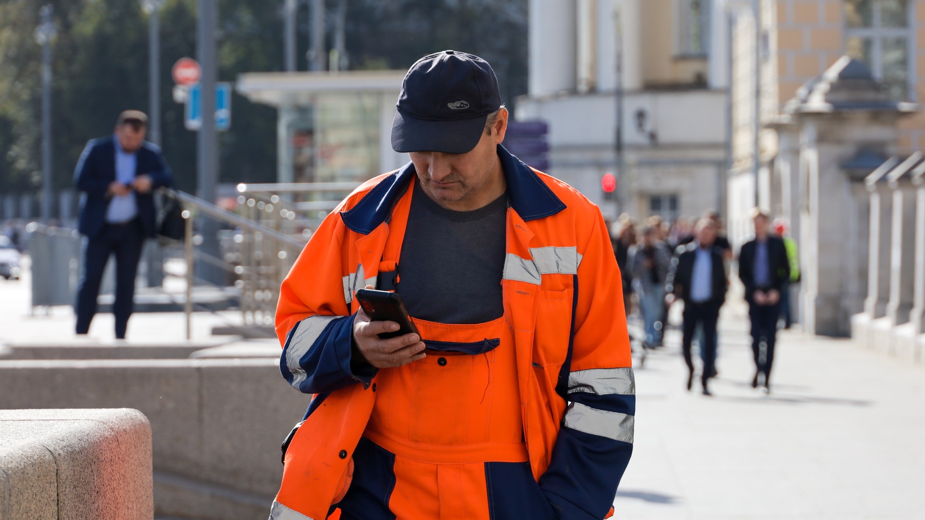 Тест на антиутопию: на что похож закон о контроле иностранцев через смартфоны