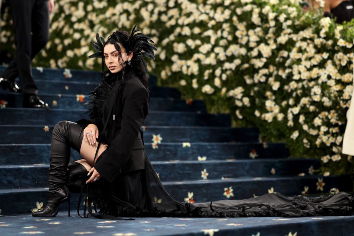 Charli XCX в Ann Demeulemeester