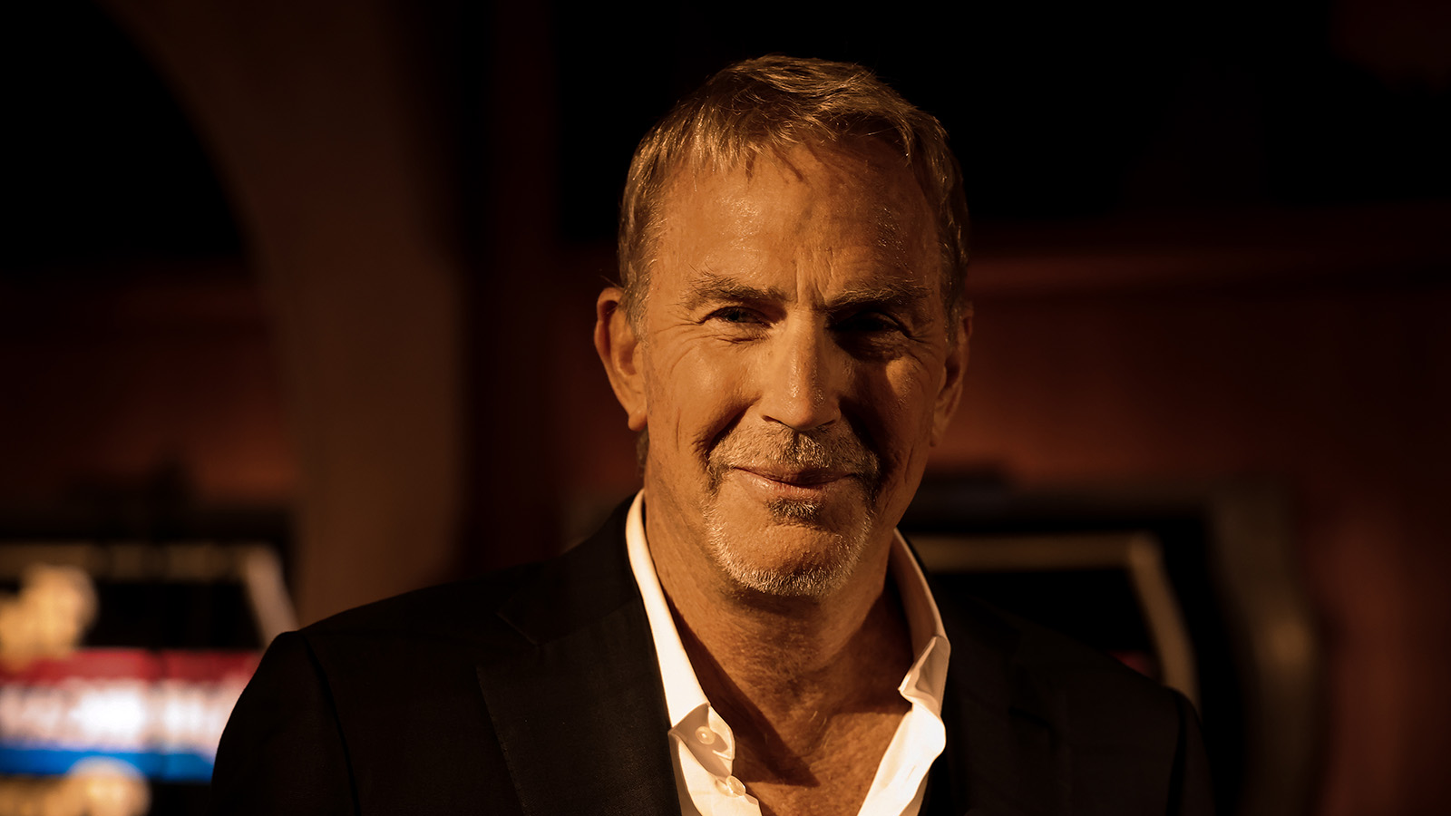 На Кевина Костнера подали в суд из-за съемок незапланированной сцены изнасилования