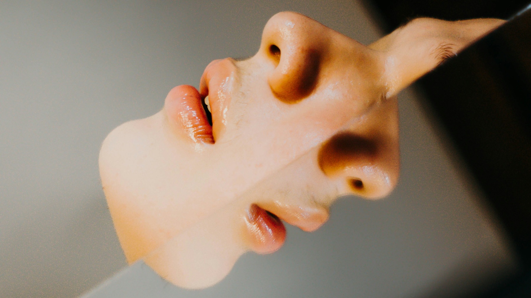 Эпидемия проявленности: как искренность превратилась в коммерческий продукт