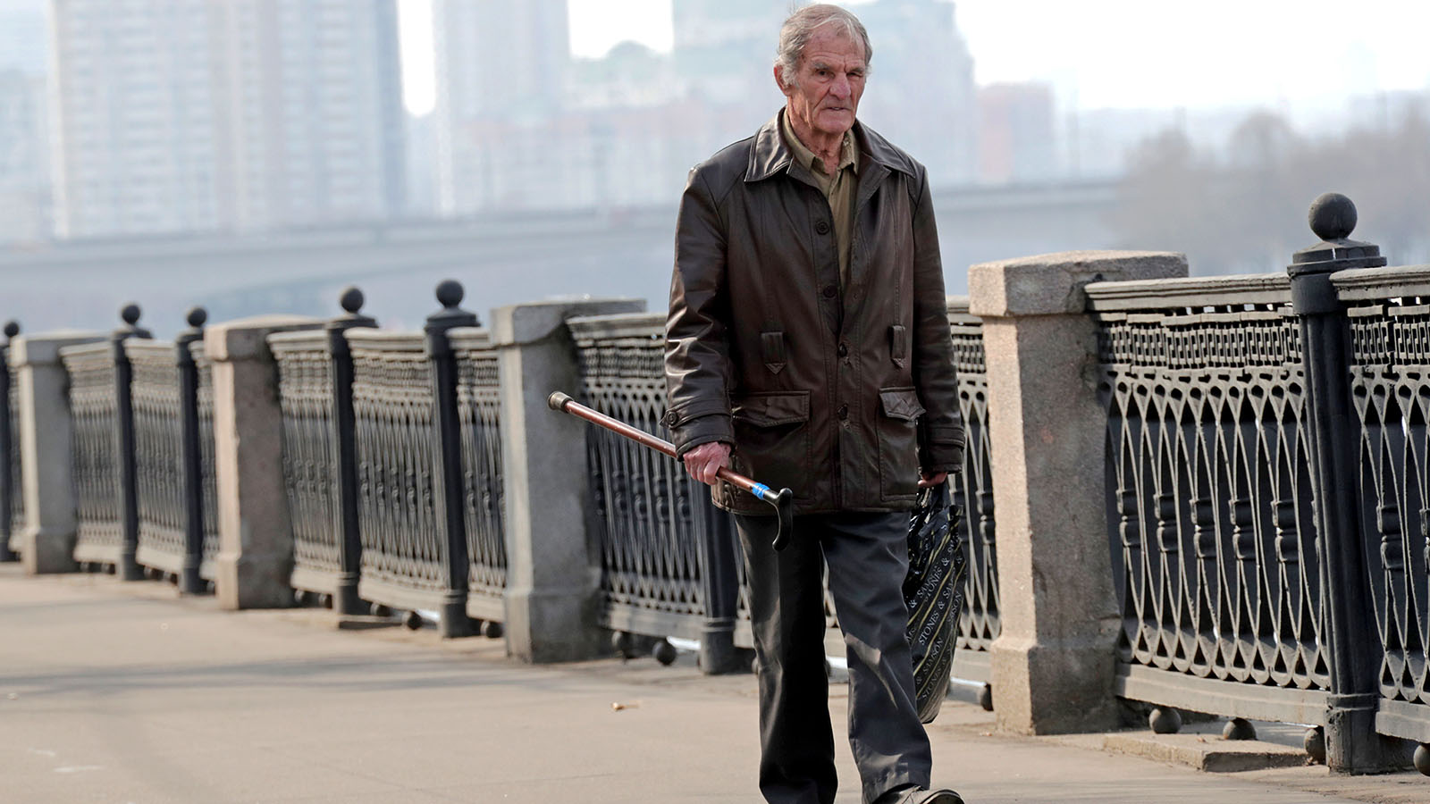 Уровень самоубийств среди пожилых мужчин в России в пять раз выше среднего