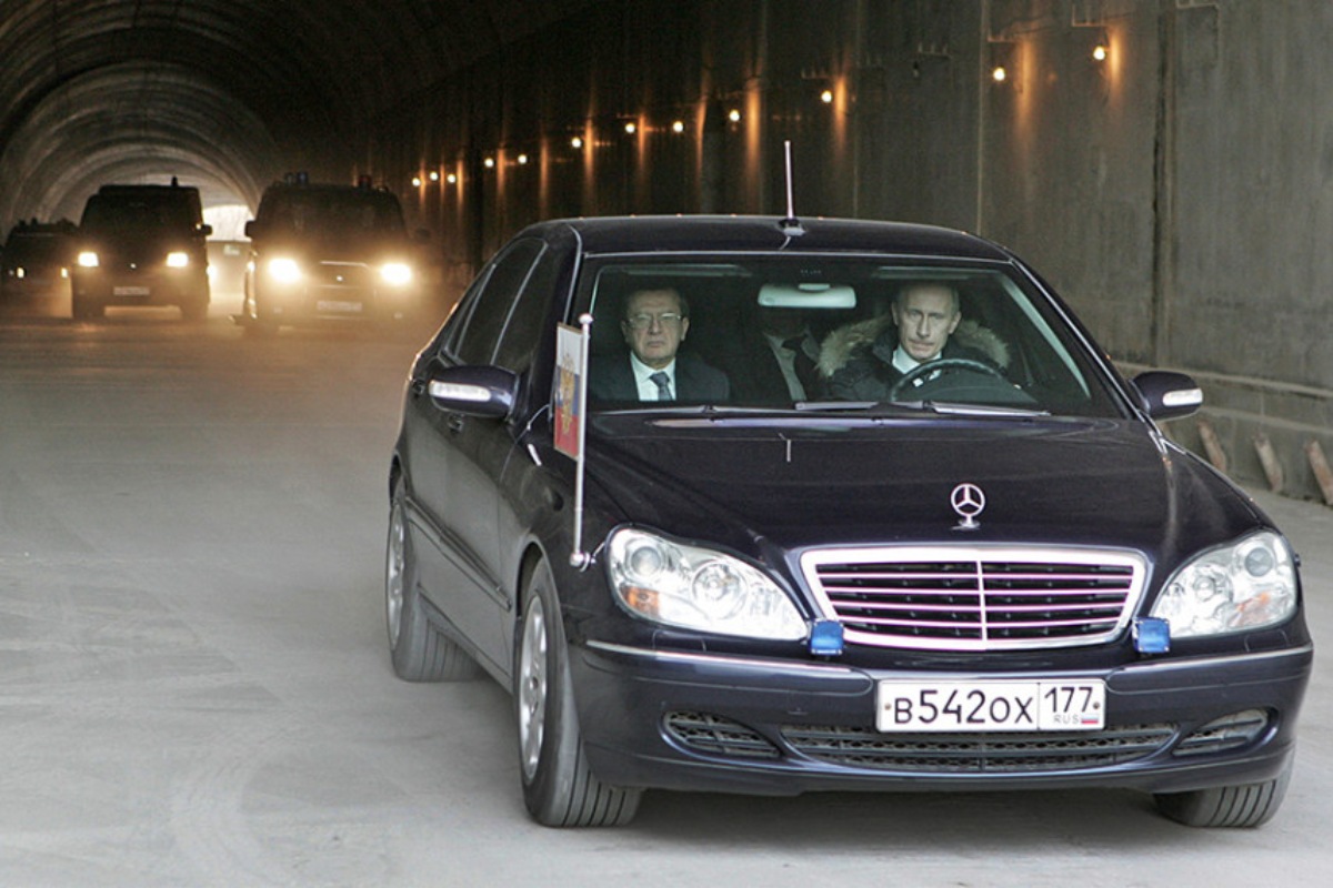 Автомобиль Mercedes