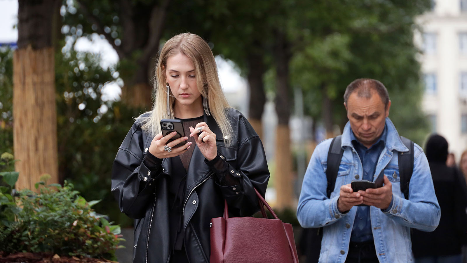 Пользователи пожаловались на сбои в работе МТС и МГТС