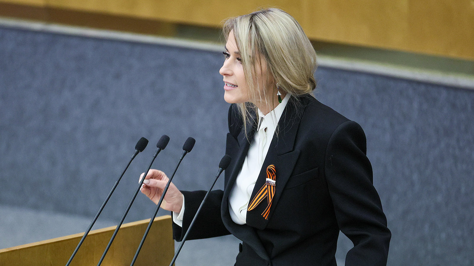 Лантратова предложила масштабировать программу подарочных наборов для новорожденных
