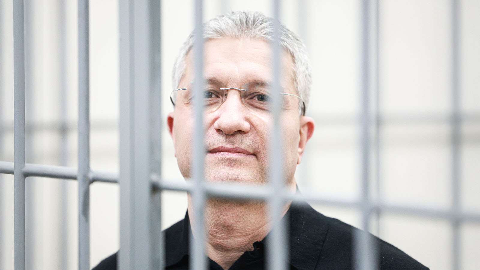 Мосгорсуд приговорил бывшего замминистра обороны Иванова к 13 годам колонии