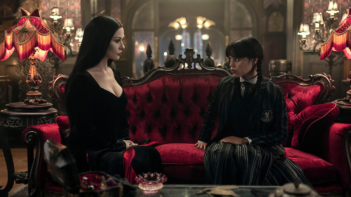 Семейный кошмар: как новый сезон Уэнсдей говорит об отношениях матери и дочери