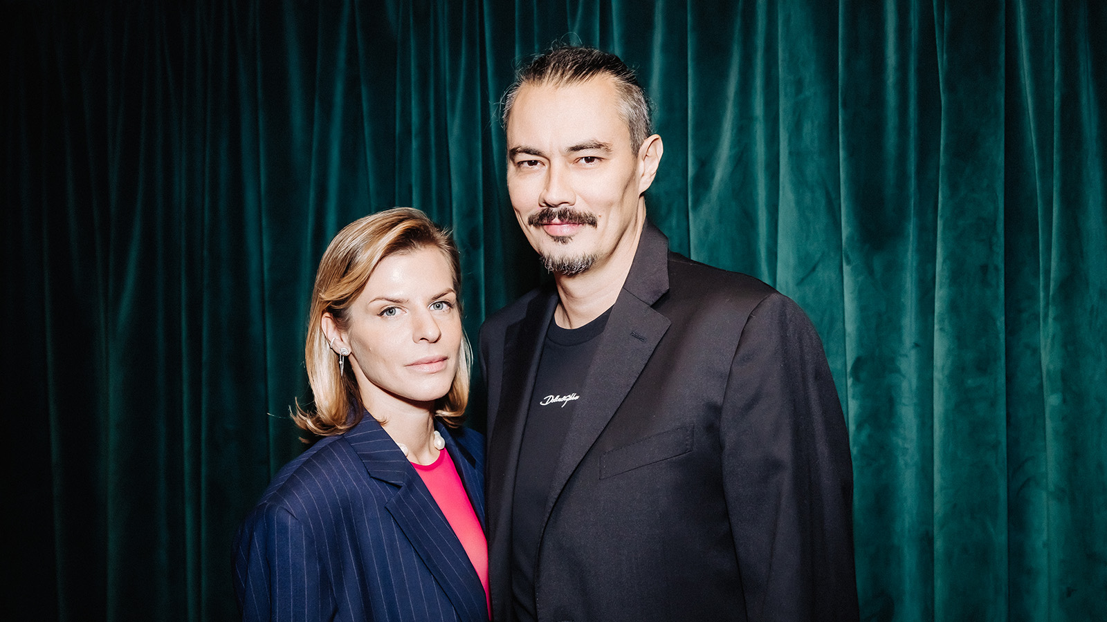 Анам мені порножурналға қарап ұстап алды.